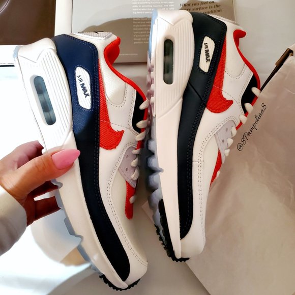 Nike Shoes - Nike Air Max 90